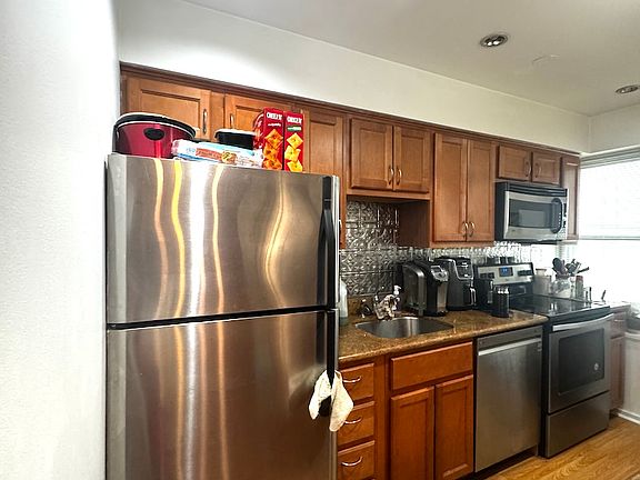 5th image of 40 E 9th St APT 412