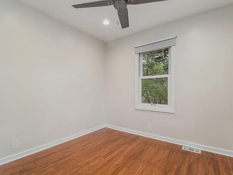 1849 Cambridge Rd — Photo 3