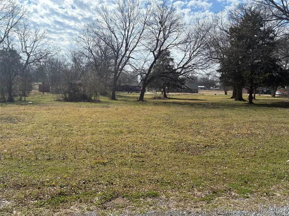 1 SE Monroe Ave, Krebs, OK 74554