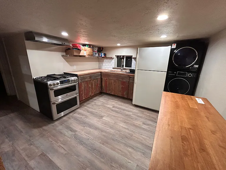1580 Washoe Way #B — Photo 4