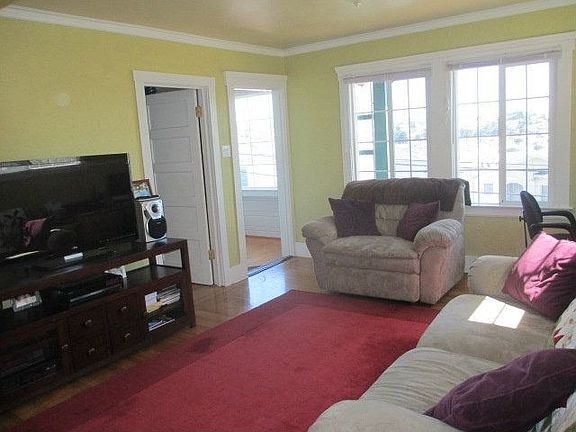 3rd image of 69 Shakespeare St
