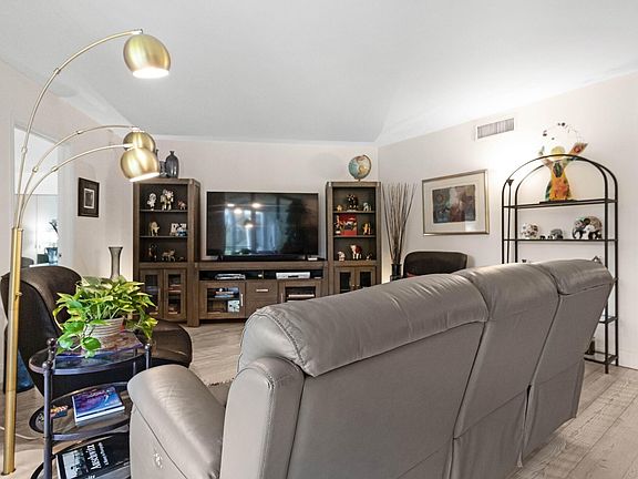 3rd image of 806 Cypress Grove Lane #208