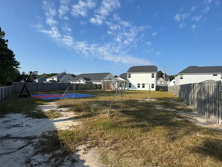 122 Permeta Dr — Photo 37