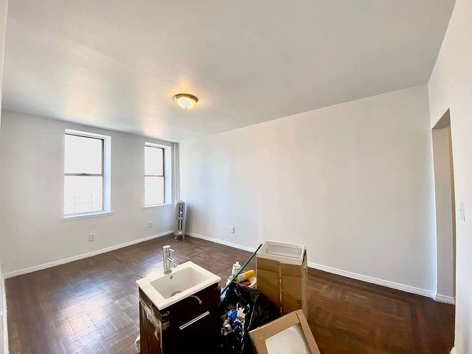 2nd image of 133 Fort George Ave APT 4G