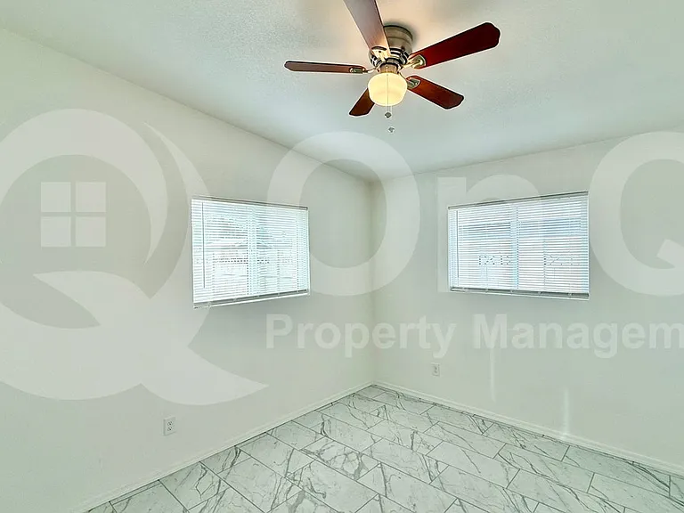 741 E Erie St #1 — Photo 29