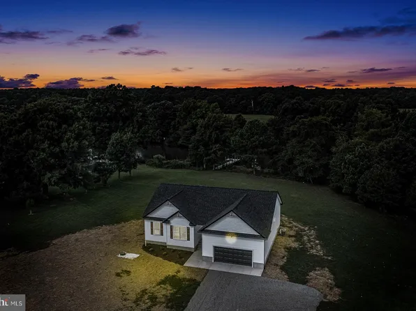 343 Lagrange Ave, Kilmarnock, VA 22482