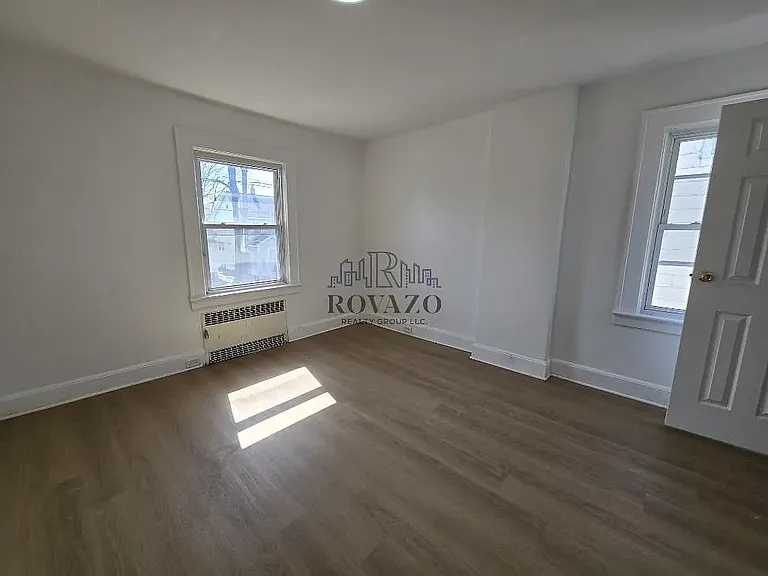 1582 Summit Ave — Photo 8