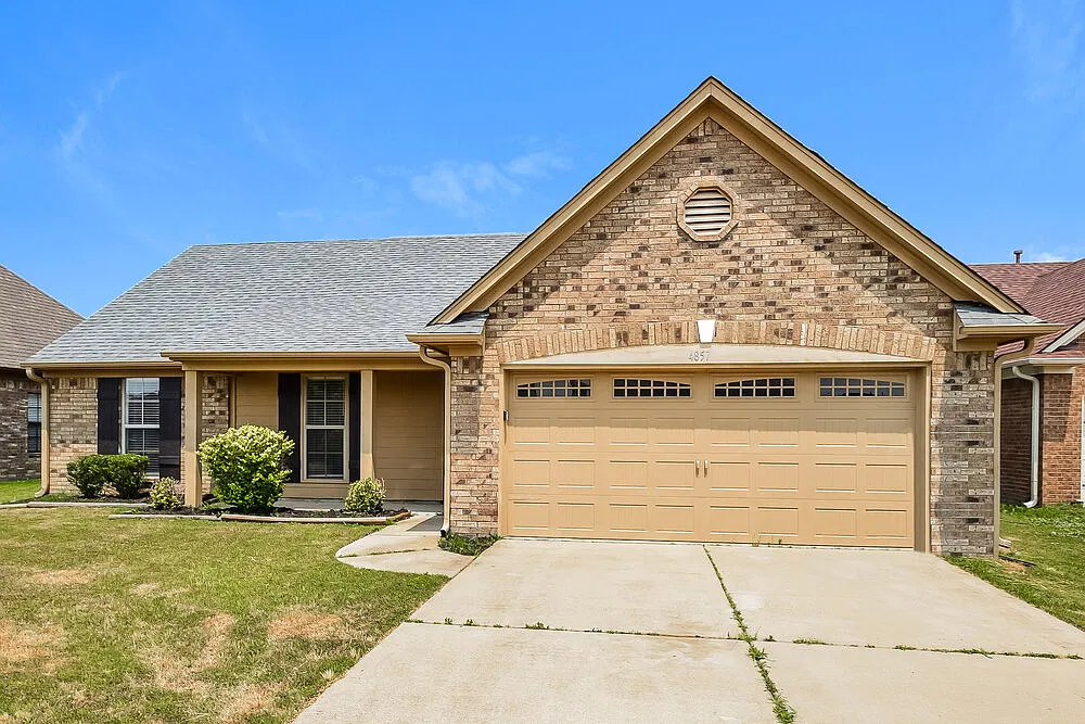 3 bed, 2.0 bath, 1619 sqft, $1,850 — Photo 3