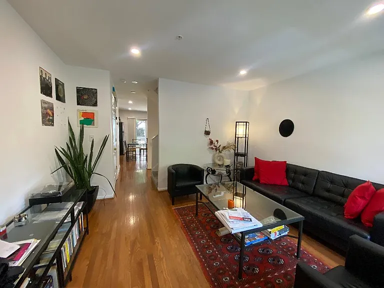 1327 Belmont St NW — Photo 14