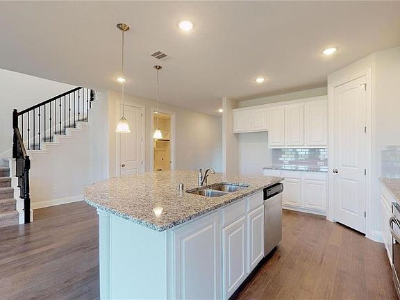 3rd image of 1526 Temperance Way