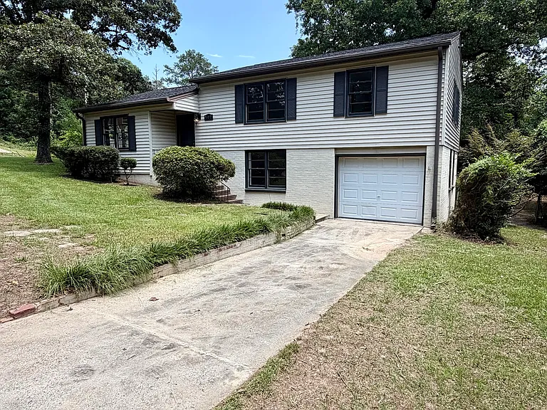 107 Stanley Ter — Photo 48