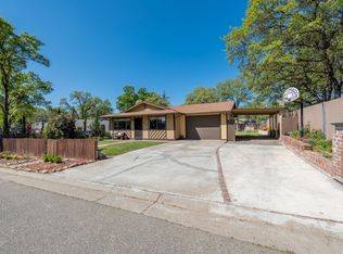 236 Centaur Dr, Diamond Springs, CA 95619