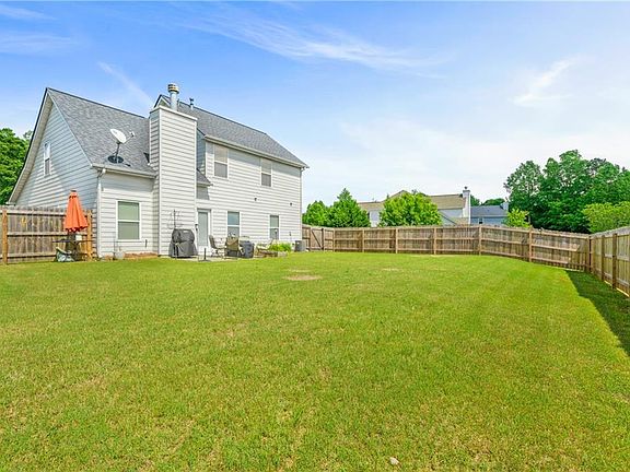 5th image of 310 Blackwood Ln