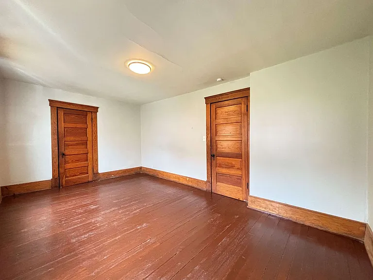 30-32 Lagonda Ave — Photo 15