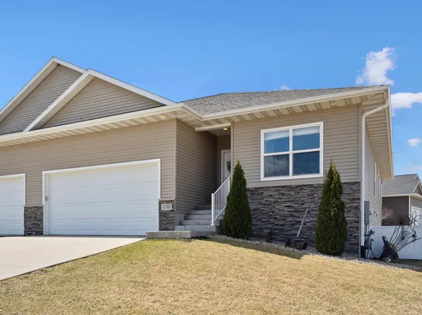 4709 Ironwood Dr, Cedar Falls, IA 50613