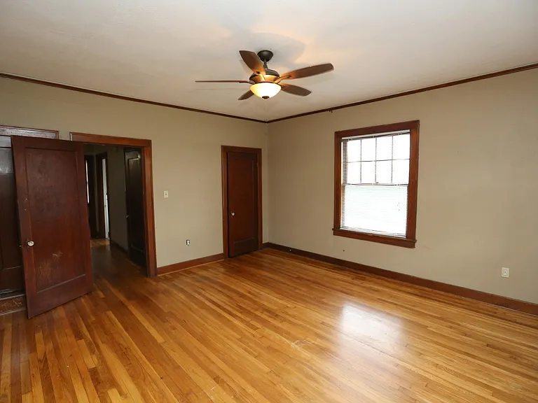 301 Thayer St #B — Photo 10