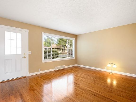 3rd image of 1308 E Kiernan Ave