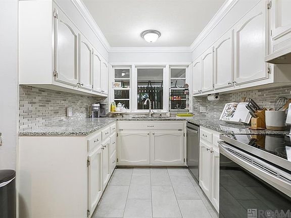 5th image of 5672 George St