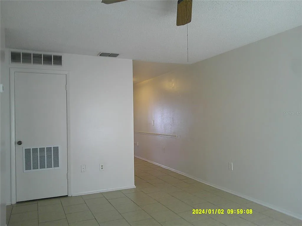 3 bed, 2.0 bath, 992 sqft, $1,695 — Photo 3