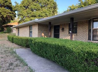 304 E Lanett Dr, Desoto, TX 75115