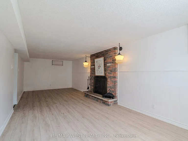 147 Forest Rd — Photo 10