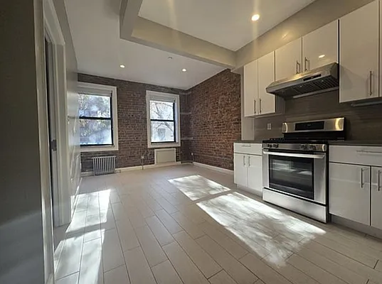 Rented by Matthew Gros-Werter, LREB  | media 1