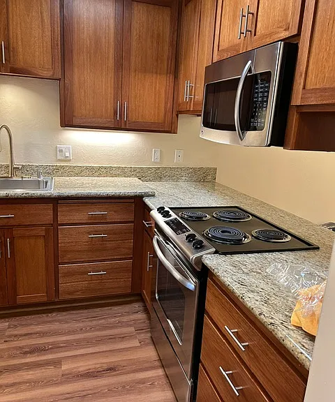 982 Almanor Ct #982 — Photo 2