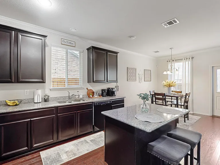 504 Mesa View Trl — Photo 7