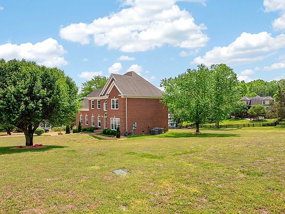 4th image of 4220 Warren Rd