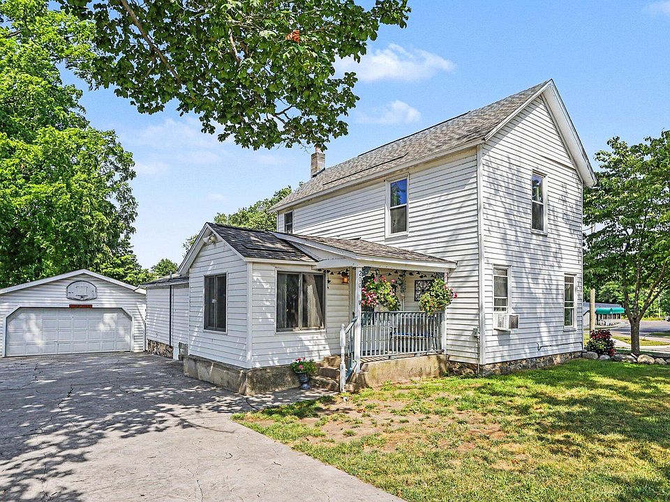 1st image of 200 Russell St