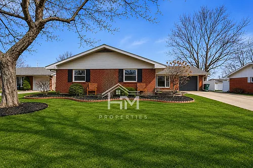 2530 Windsor Dr Photo 1