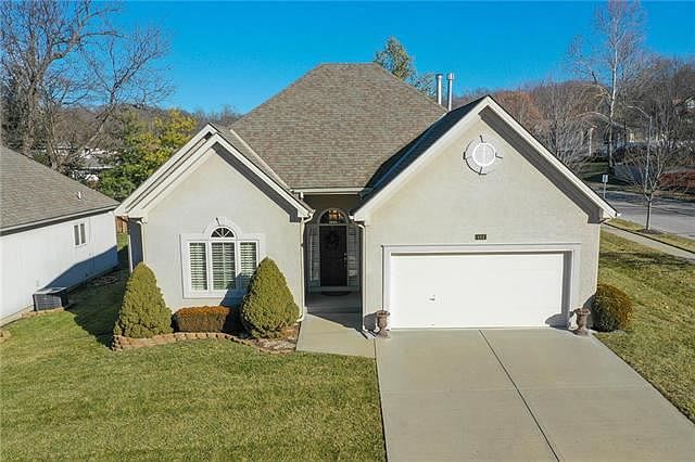 1st image of 484 Nottingham Dr