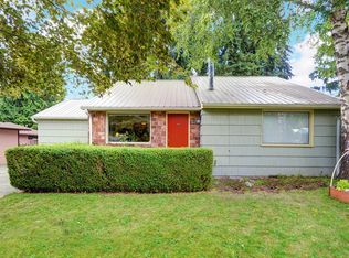 16009 30th Ave NE, Lake Forest Park, WA 98155