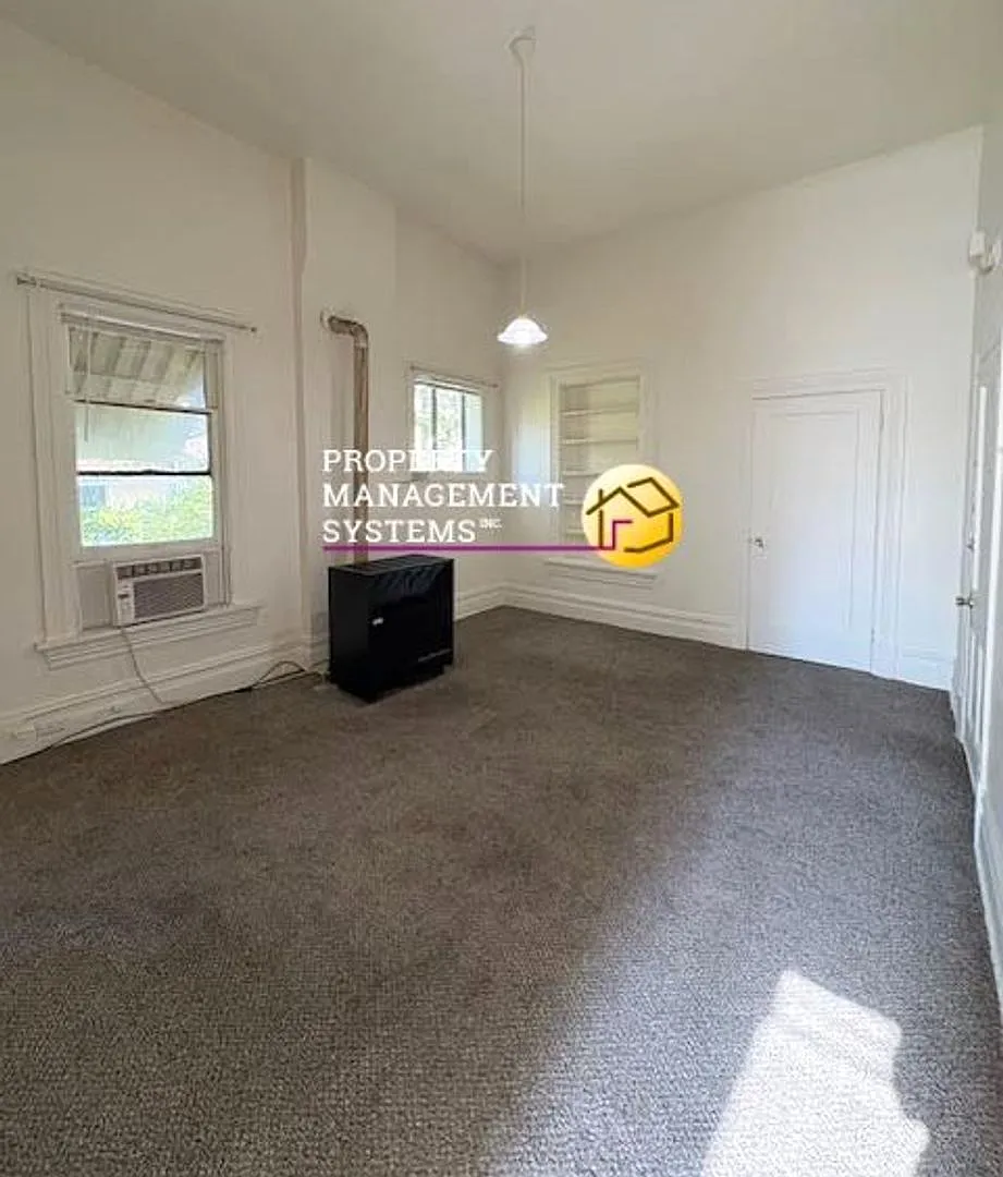 1 Bedroom Apartment in the Avenues! — Photo 4
