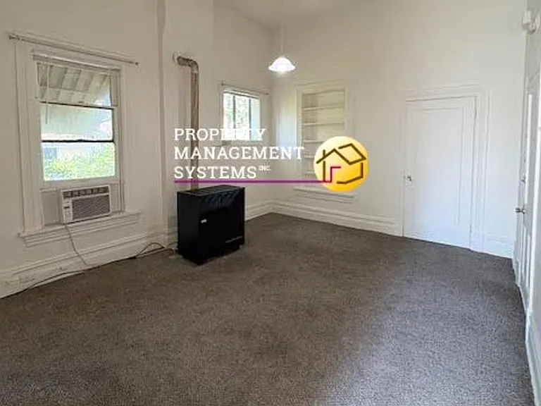 135 N B St #4 — Photo 4