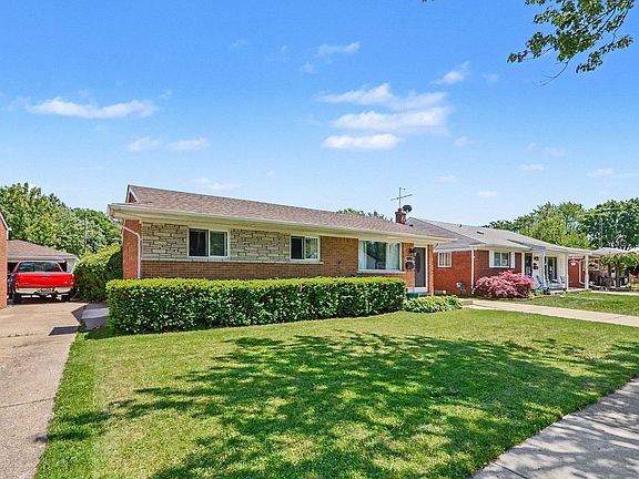 5th image of 29808 Maplegrove St