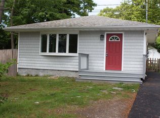 18 Hemlock Rd, Rocky Point, NY 11778