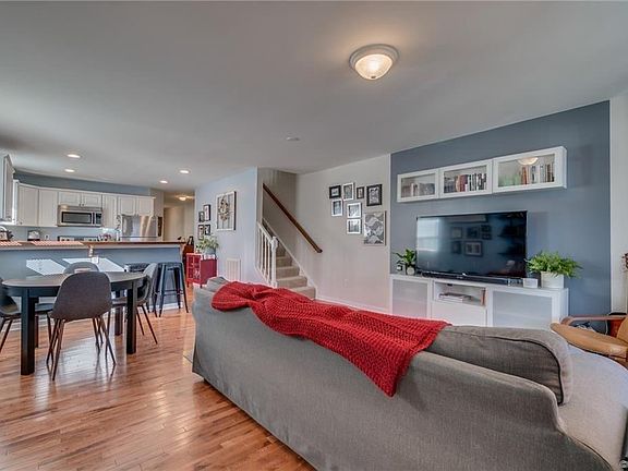 4th image of 1402 N 30th St #1