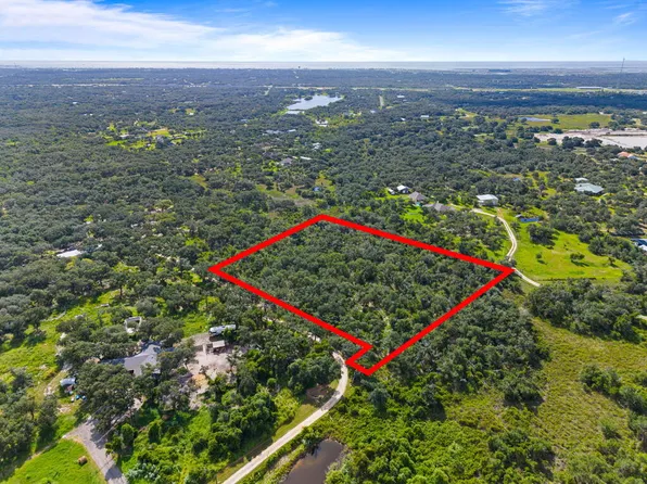 170 Dustin Ln, Rockport, TX 78382