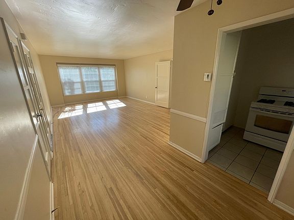 3rd image of 2151 Montana Ave APT A