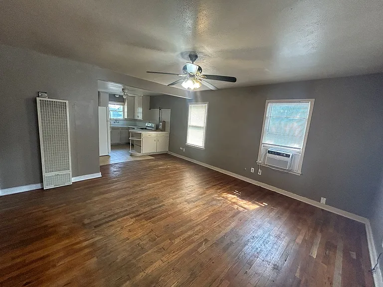 671 Roosevelt St — Photo 3