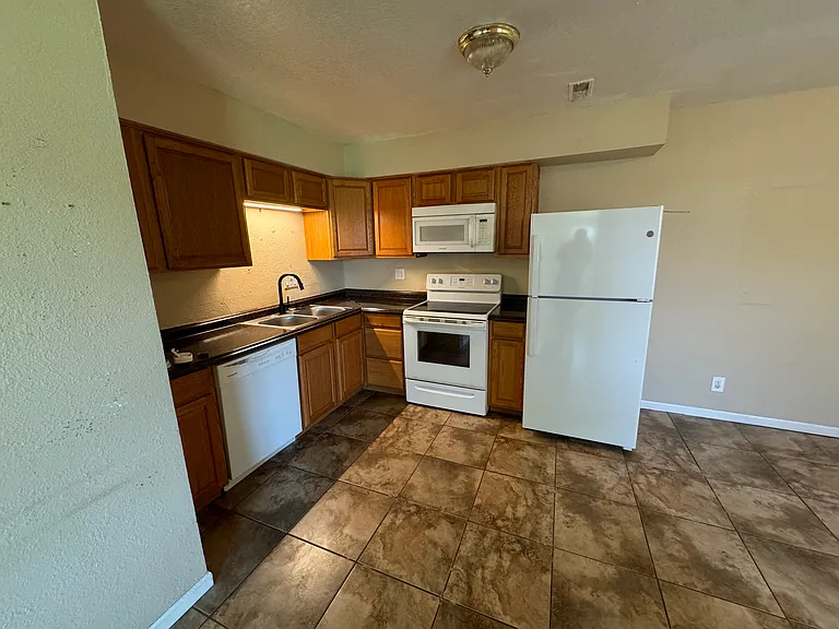 1011 W 24th St #1011 — Photo 15