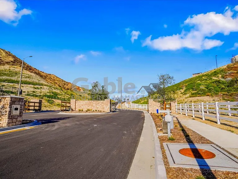 30000 N Camino Los Robles — Photo 33