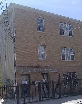 1st image of 1520 Burke Ave