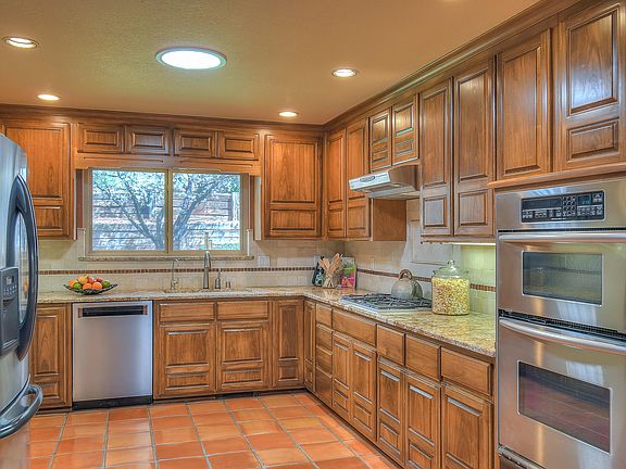 3rd image of 5004 Calle Alta NE