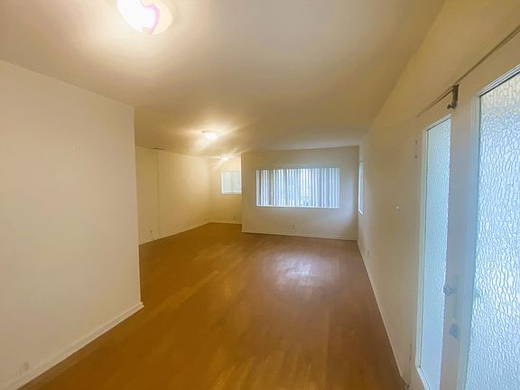 3rd image of 425 N Orchard Dr
