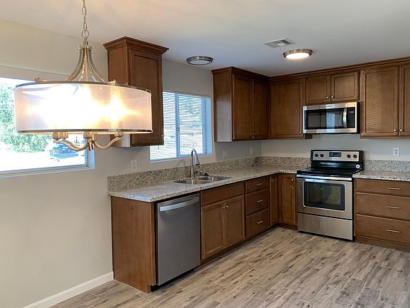 3rd image of 25863 Pacific St APT 19