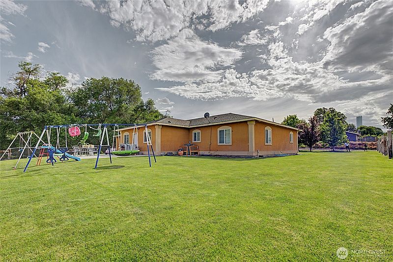 5th image of 1811 Beam Road