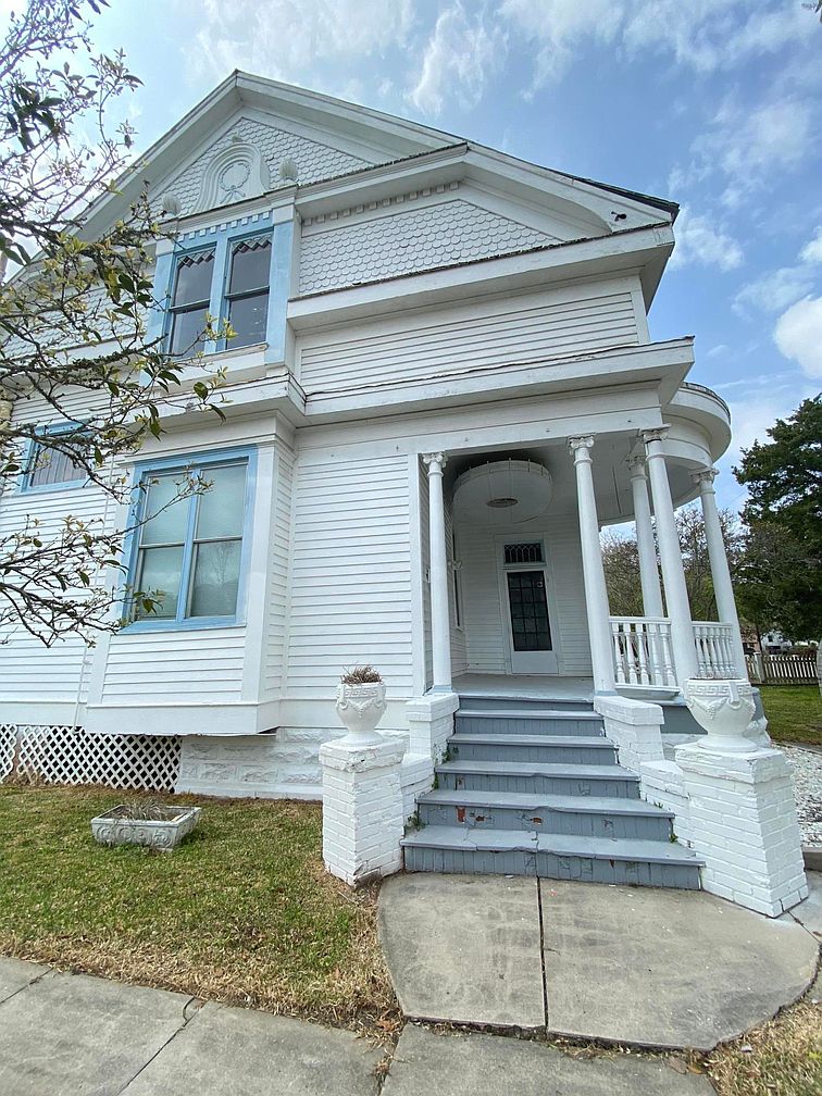 Historical Victorian House For Sale in Opelousas, LA. Under 93K Sold