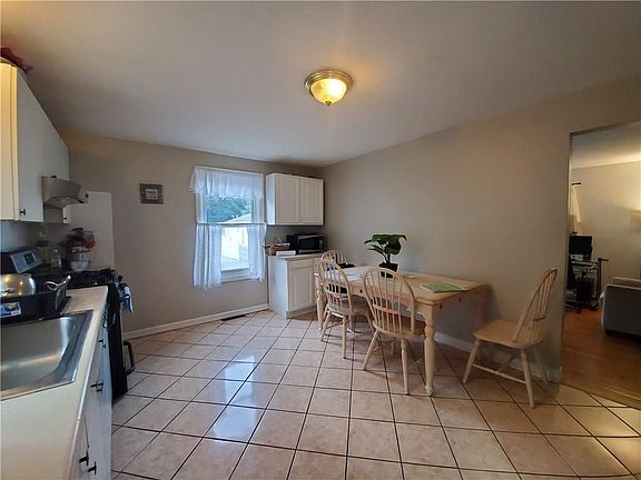 5th image of 148 De Pinedo St